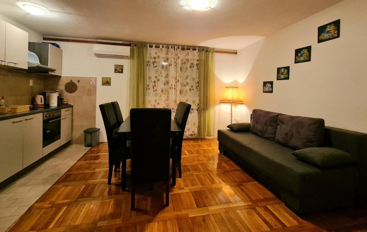 Apartma Garden *